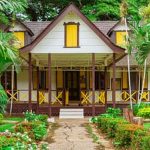 Helpful Vegetable Gardening Tips selecting the best soil, choosing right vegetables, and proper watering techniques